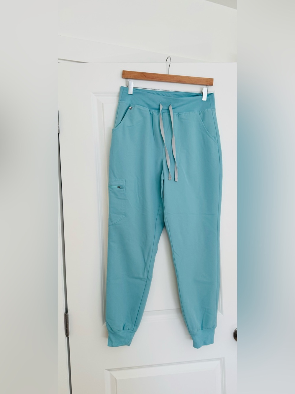 FIGS Zamora Jogger Scrub Pants Sea Glass size Medium